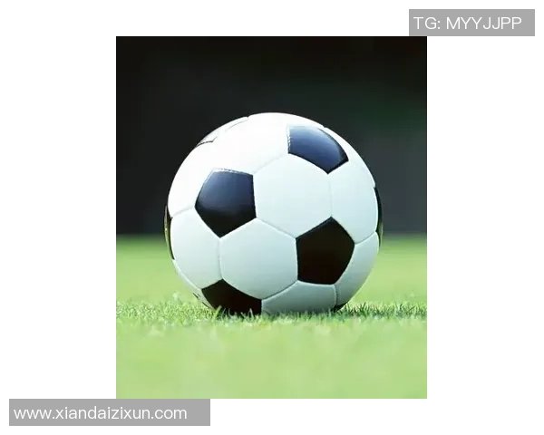 帕尼尼球星卡足球金折限量版收藏品价值解析与市场走势分析